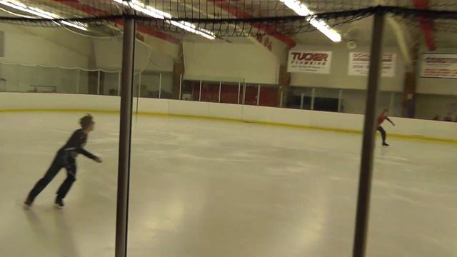 2022-1210 Karsten & Bladen Duet (Angels We Have Heard On High) @ Pekin Christmas Show View 1 смотреть онлайн