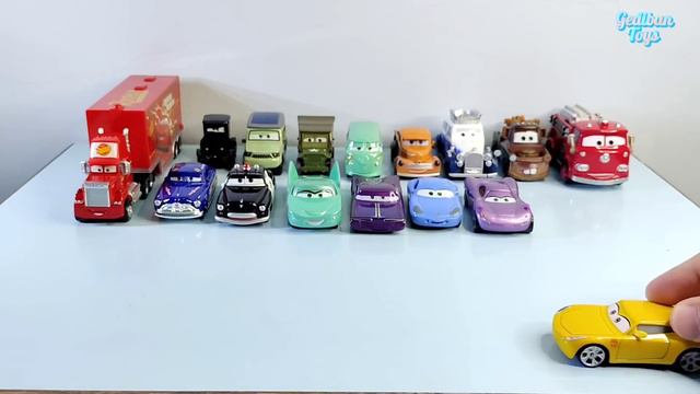 Looking for Lightning McQueen, Cruz, Jackson, Fabulous, Red, Doc Hudson, Mack, Mater, Sheriff, King смотреть онлайн