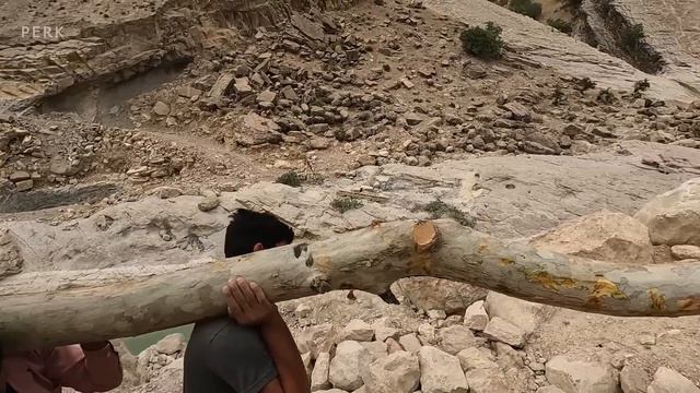 Construction of a bridge over the raging river by nomadic men смотреть онлайн