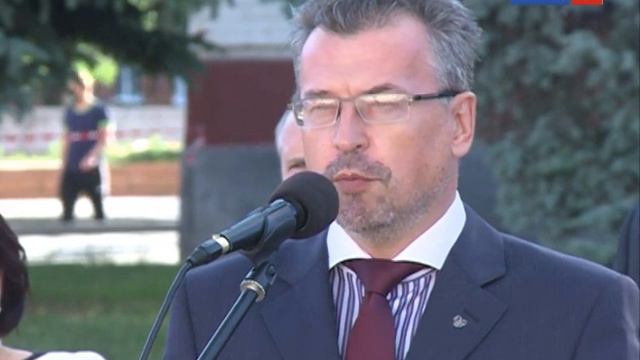 На главной площади города прошел выпускной бал елецких школьников смотреть онлайн