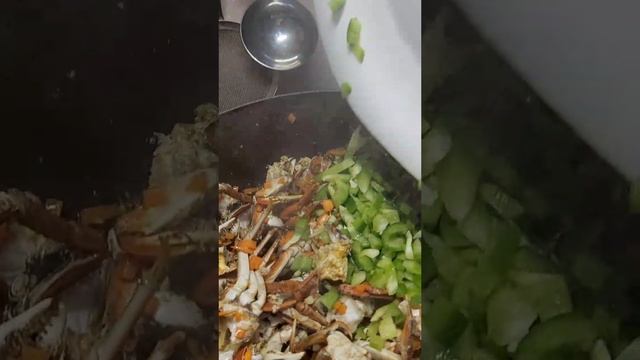 Приготовил крабов