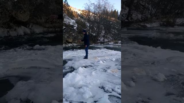 Жители забытой деревни часто ведут простой и спокойный образ жизни.