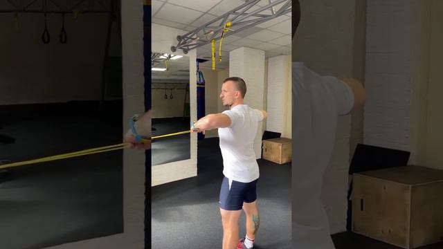 Роби цю вправу і забудь про біль у шиї назавжди. Band face pull. смотреть онлайн