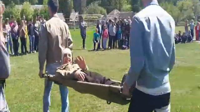 Школьные воспоминания. Клип 11 класса смотреть онлайн