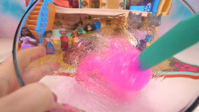 Fizzy Turns Slime into Encanto Isabela's Magical Garden Room Playset смотреть онлайн