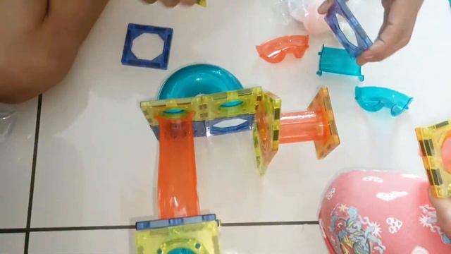 sofea plays light magnetic blocks смотреть онлайн