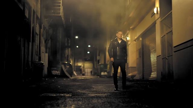 Bryan Adams - On The Road