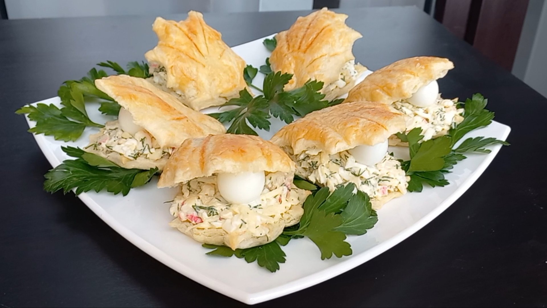 Праздничная закуска из готового слоеного теста,, Ракушки с жемчужиной,, смотреть онлайн