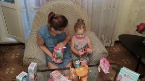 Ищем,распаковываем и играем с дочкой в куклы Baby Cry (Бейби Край)