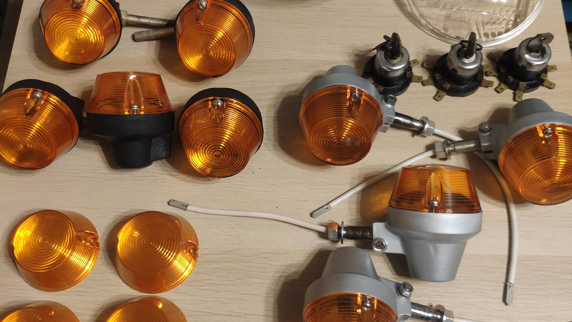 Новые СССР поворотники для Мотоциклов Восход и детали к ним смотреть онлайн