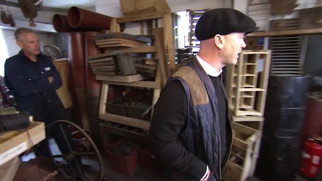A Mother Lode Of Period Shop Fittings 💸 | Salvage Hunters | House to Home смотреть онлайн