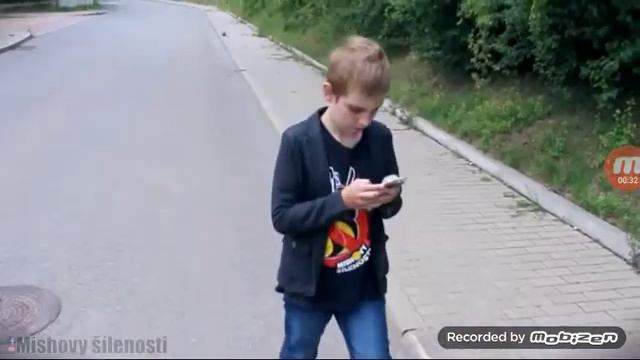 ШКОЛЬНИК ПОКЕМОН ГО/ЧАСТЬ 1 смотреть онлайн