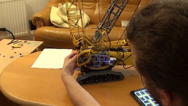 LEGO Speedbuild MOC 39663 - 2020 Liebherr LR 11000 - Part 2