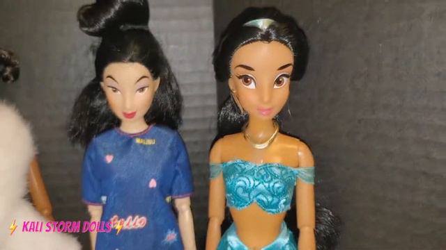 Raya Disney Classic Doll Unboxing Review смотреть онлайн