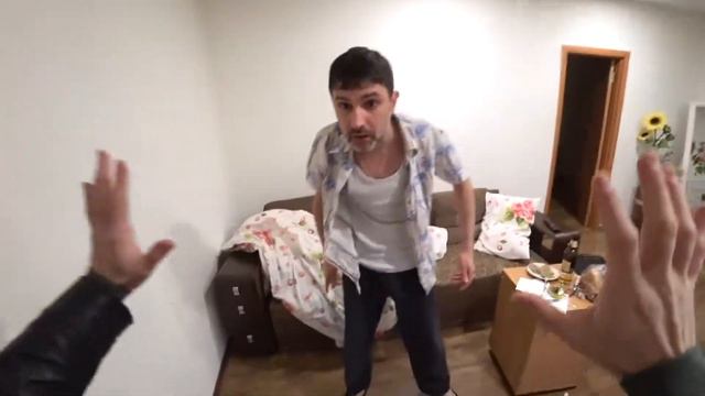 ОТРЫВОК ИЗ ТЕЛЕГРАММ КАНАЛА ЮРИЙ БЛАГОПОЛУЧНЫЙ. ПЬЯНЫЙ МУЖИК НАБРОСИЛСЯ НА ЮРЦА С НОЖОМ. смотреть онлайн