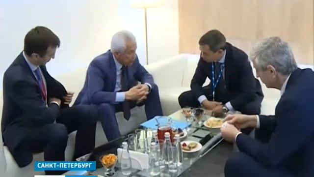 Владимир Васильев провел ряд встреч на площадках форума 25.04.18 г смотреть онлайн