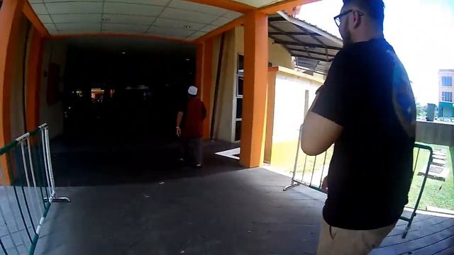 BLOODPGRNS - Playing tourist in Kuching Sarawak смотреть онлайн