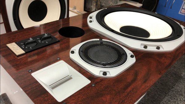 Поздравляю всех с наступающим Новым годом! Акустика Victor zero 50Fine