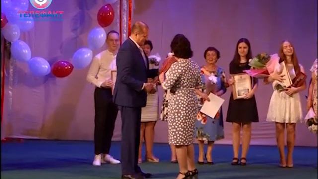 Умные, красивые и уже взрослые. В Челябинске состоялся бал медалистов 2019 смотреть онлайн