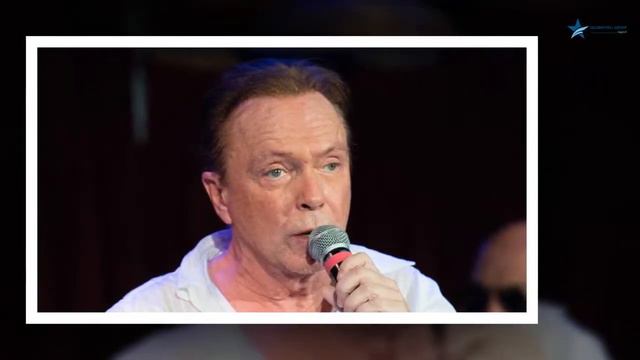 Im Koma! Große Sorge um Sänger & Schauspieler David Cassidy смотреть онлайн