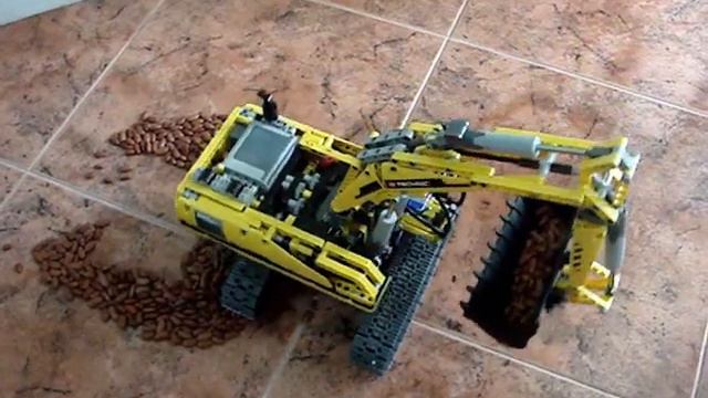 LEGO Technic 8043, Motorized Excavator смотреть онлайн
