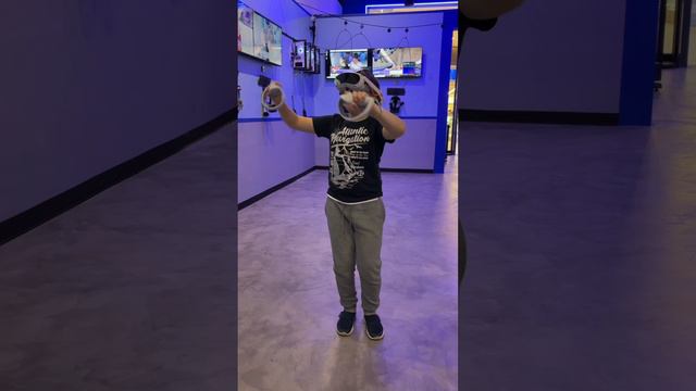 Эмоции ребенка от JOB SIMULATOR смотреть онлайн