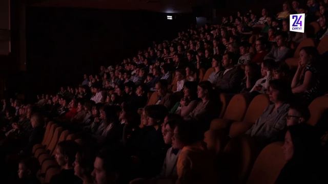 В Сургуте 20 тысяч школьников и студентов пользуются Пушкинской картой смотреть онлайн