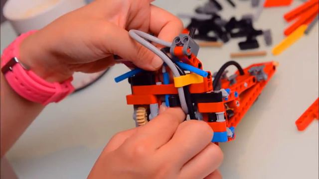 樂高 LEGO 42043 4號零件包 смотреть онлайн