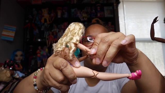 NEW BARBIE LOOKS 2023 DOLL #16  REVIEW CURVY WITH BLONDE CURLY HAIR -SHES MY SECOND PICK💚💜