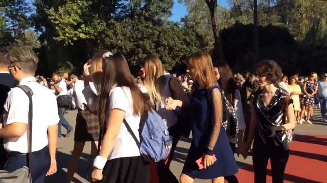 1 сентября. Масочный режим и рвущиеся в школу родители смотреть онлайн