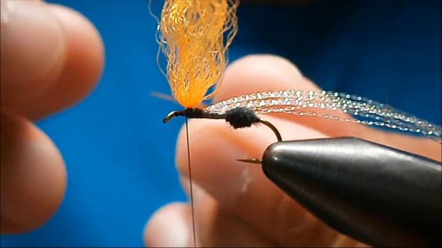 Tying a hi-vis flying ant with Johnny Utah смотреть онлайн