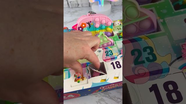 Unicorn Fidget ADVENT CALENDAR Opening Satisfying Video ASMR! #fidgets #asmr 🦄🎄 смотреть онлайн