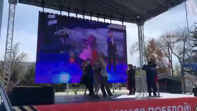 8 мая на Театральной площади смотреть онлайн