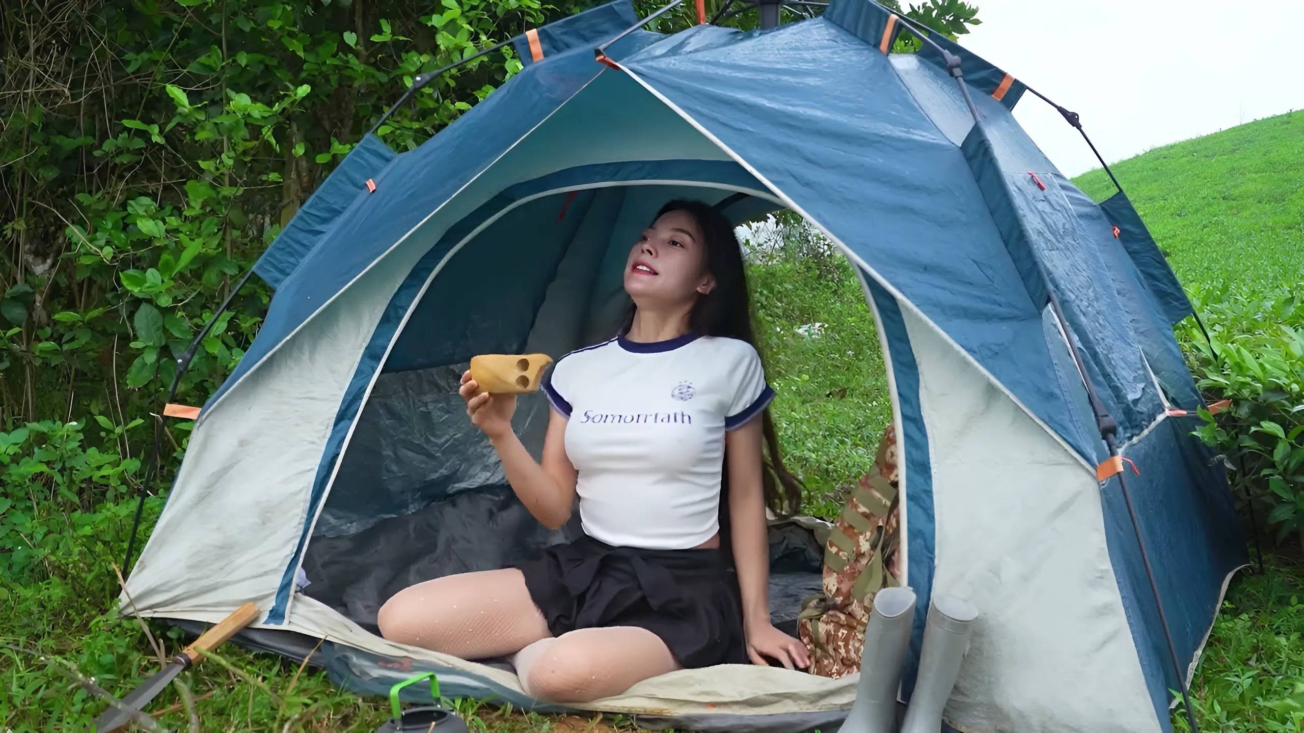 1 МЕСЯЦ В ЛЕСУ - ОДИНОЧНЫЙ БУШКРАФТ КЕМПИНГ В ТРОПИЧЕСКОМ ЛЕСУ | ЗВУКИ ПРИРОДЫ АСМР #4 смотреть онлайн