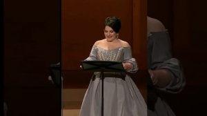Хибла Герзмава. Реакция на мелодию звонка на телефоне зрителя #опера #Хибла