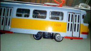 Расскажу про игрушечный Трамвайчик № 27 - Смотри в конце тоже Трамвай едет в темноте !