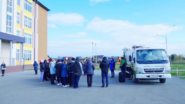 Эколого-просветительское мероприятие "Мусороежка" от регионального оператора "Спецавтобаза". смотреть онлайн