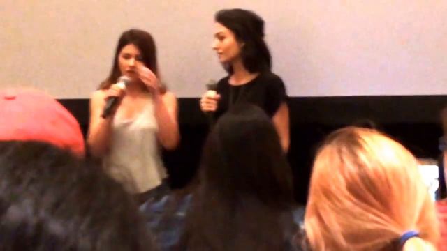 ClexaCon 2017 - Almost Adults Q&A with Elise Bauman and Natasha Negovanlis смотреть онлайн
