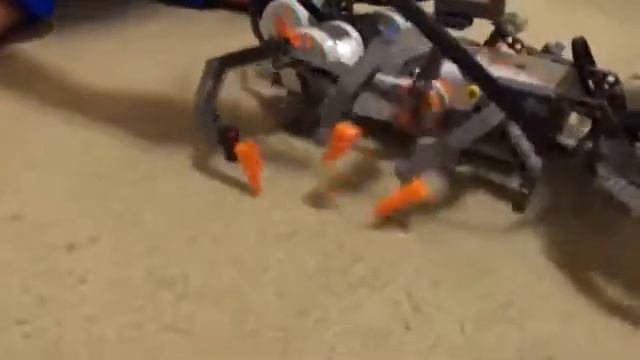 Lego Mindstorms NXT Scorpion (kits 9797 + 9695) смотреть онлайн