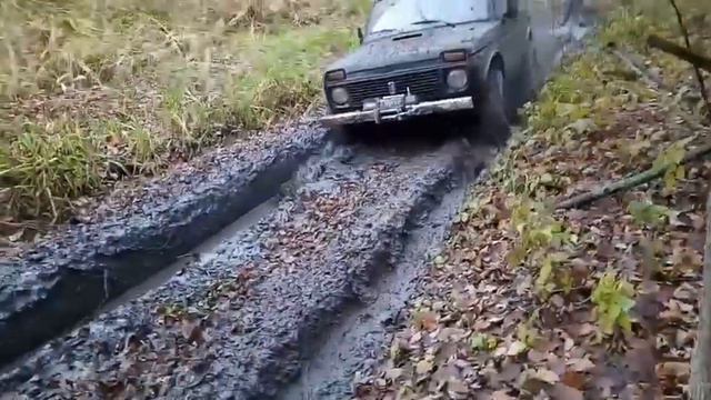 Нивы УАЗы и ЛуАЗ месим грязь смотреть онлайн