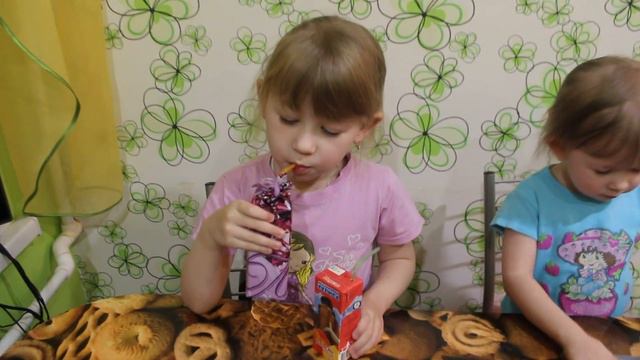 СОК ЧЕЛЛЕНДЖ УГАДЫВАЕМ ВКУС СОКА, ЛЕРЕ ужасно не понравился ТОМАТ смотреть онлайн