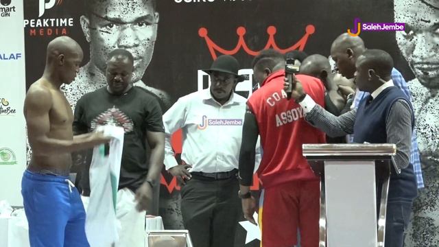 Tazama Bondia Seleman Kidunda Wakipima Uzito Na Mpinzani Wake Bondia Kutoka CONGO DR смотреть онлайн