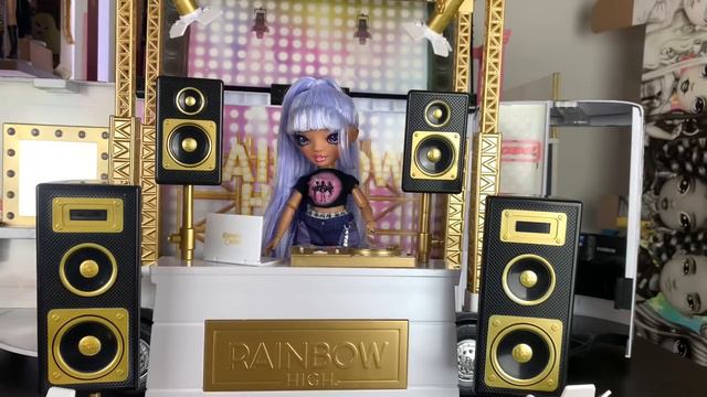 A BUS FOR MY DOLLS?! Rainbow High Rainbow Vision WORLD TOUR BUS & STAGE playset review and unboxing смотреть онлайн