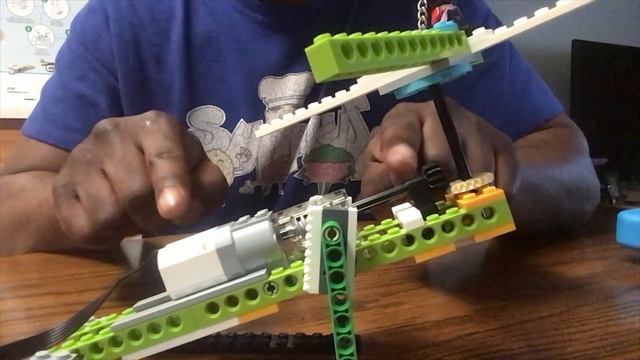 WeDo 2 0 Carousel Intro & Demonstration смотреть онлайн