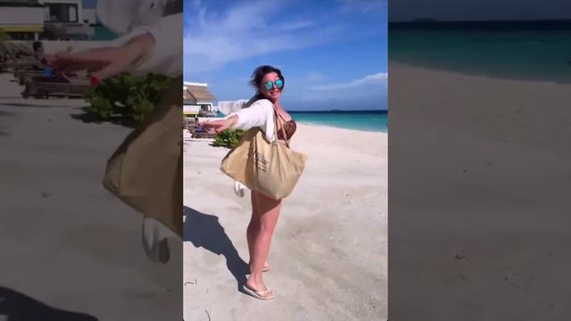 51-летняя Наташа Королева похвасталась фигурой в купальнике смотреть онлайн