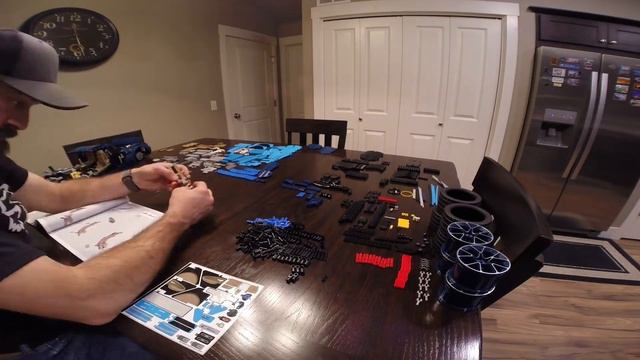 Lego Technic 42083 - Bugatti Chiron смотреть онлайн