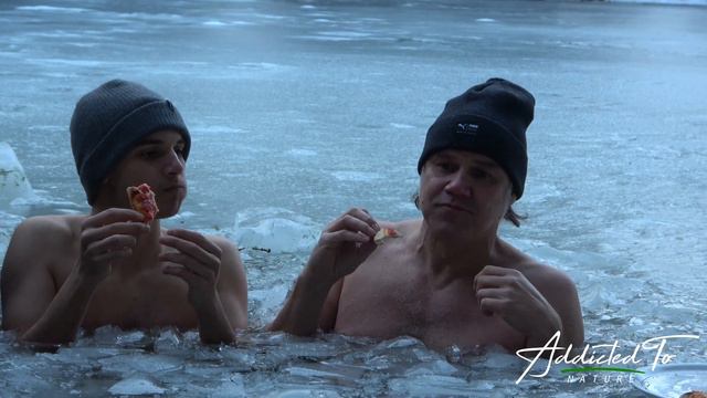 Eating a pizza in the ice water - Addicted To Nature смотреть онлайн