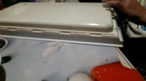 Ремонт двери морозилки однокамерного холодильника!