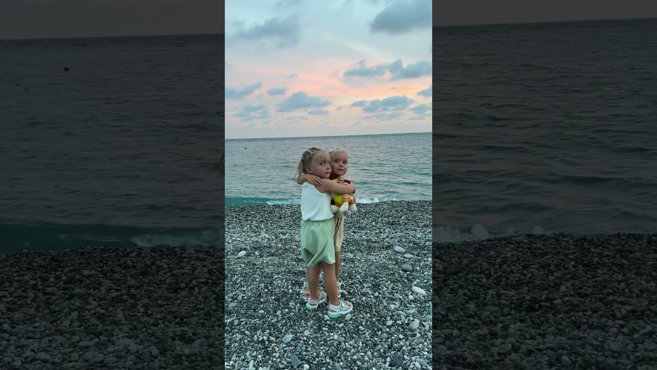 Море #двойняшки #близняшки #мамаблогер #многодетнаясемья #сестры #дочки #детишки #сестры # смотреть онлайн