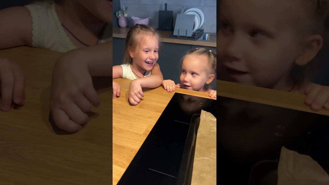 Ужин ️ #близняшки #дочки #двойняшки #многодетнаясемья #мамаблогер #mama #сестры #мясо#ужин#еда смотреть онлайн